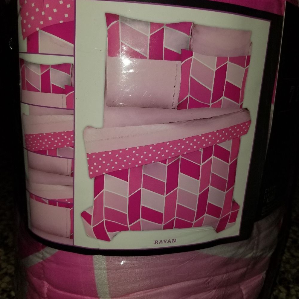 Used 6 piece set (without comforter) - Picture 5 of 6